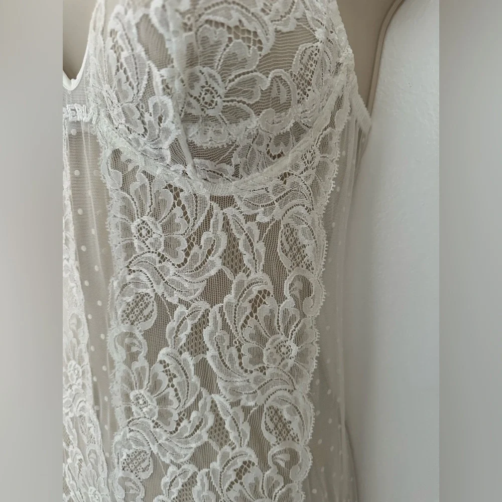 LA Perla Vintage Sheer Lace Plunge Bodysuit in Ivory